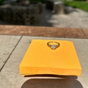 3ct cushion cut halo engagement ring. Size 7. Asking $800 make an offer.